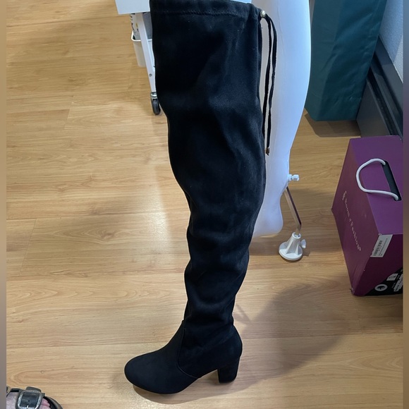 Room of Fashion, Chateau, Black Thigh High Boots Size 9 NWT - Picture 3 of 13